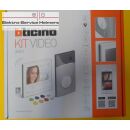 Bticino 363911 VideoTürsprechanlage 1-Familienhaus Set LINEA 3000 Classe 300 X13E mit Farb Weitwinkelkamera und Transponder-Leser